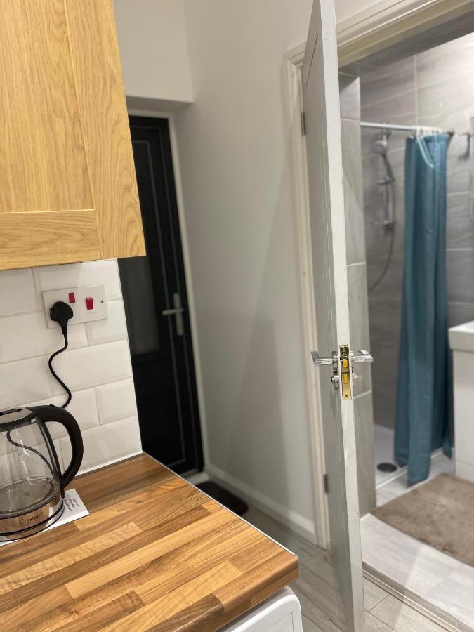 Studio Room Next To Gatwick Crawley  Exteriér fotografie