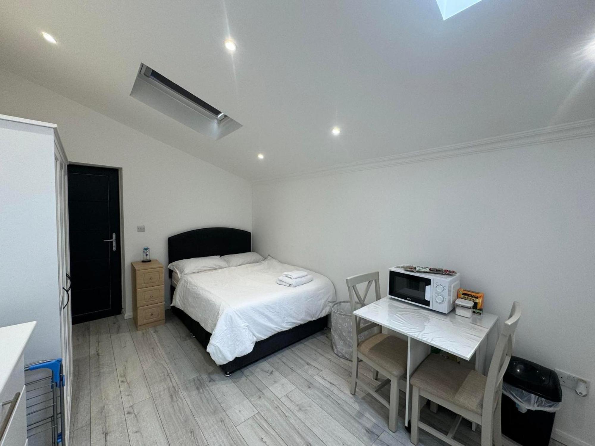 Studio Room Next To Gatwick Crawley  Exteriér fotografie
